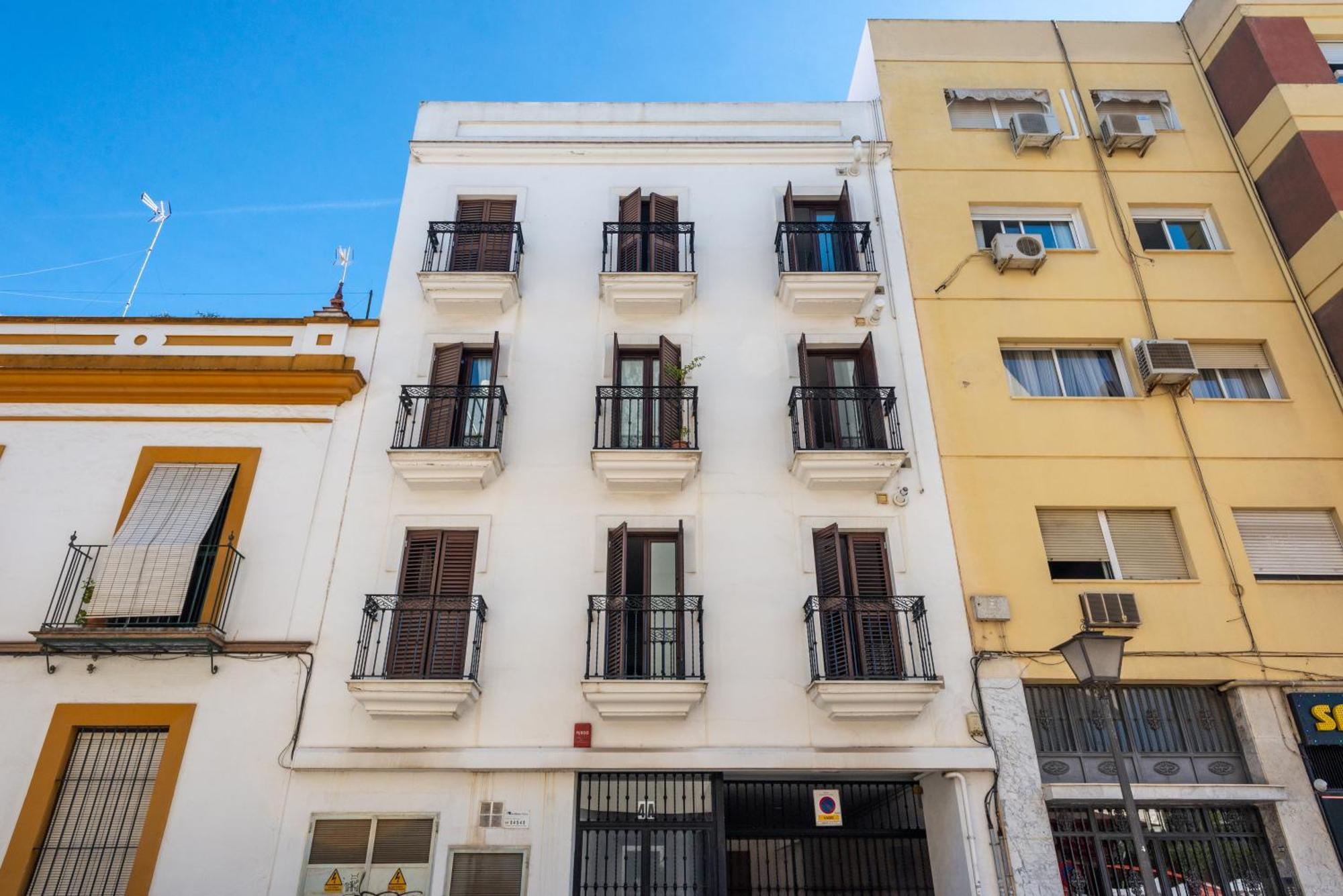 First Floor Close Macarena Church Seville Exterior photo