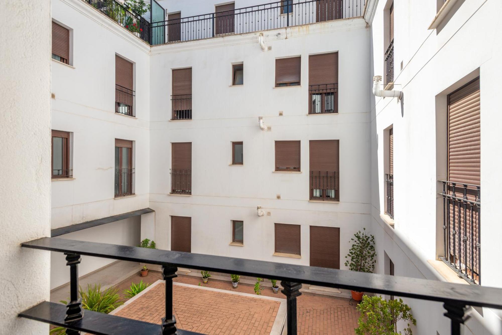 First Floor Close Macarena Church Seville Exterior photo
